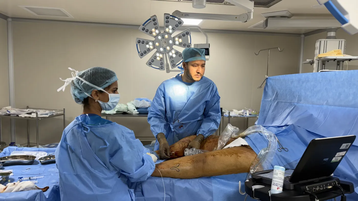 Dr. Sanjit Gogoi with his surgical team in the operating theatre at Sarjapur Road